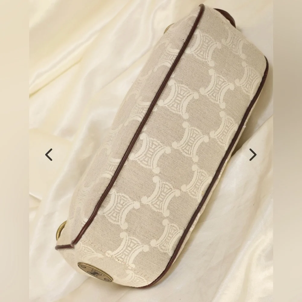 Authentic Celine Triomphe Pochette - Picture 12 of 16